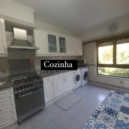 Quarto em Acomodações Particulares Lisbon Room *